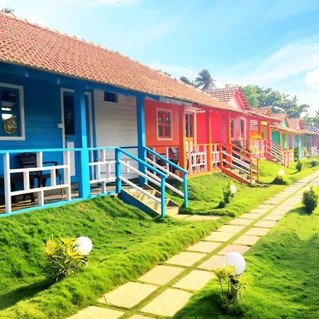 Morjim Queen Beach Resort Exterior photo