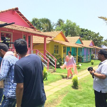 Morjim Queen Beach Resort Exterior photo