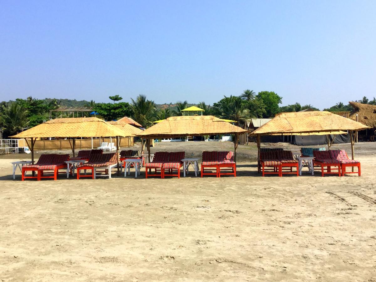 Morjim Queen Beach Resort Exterior photo