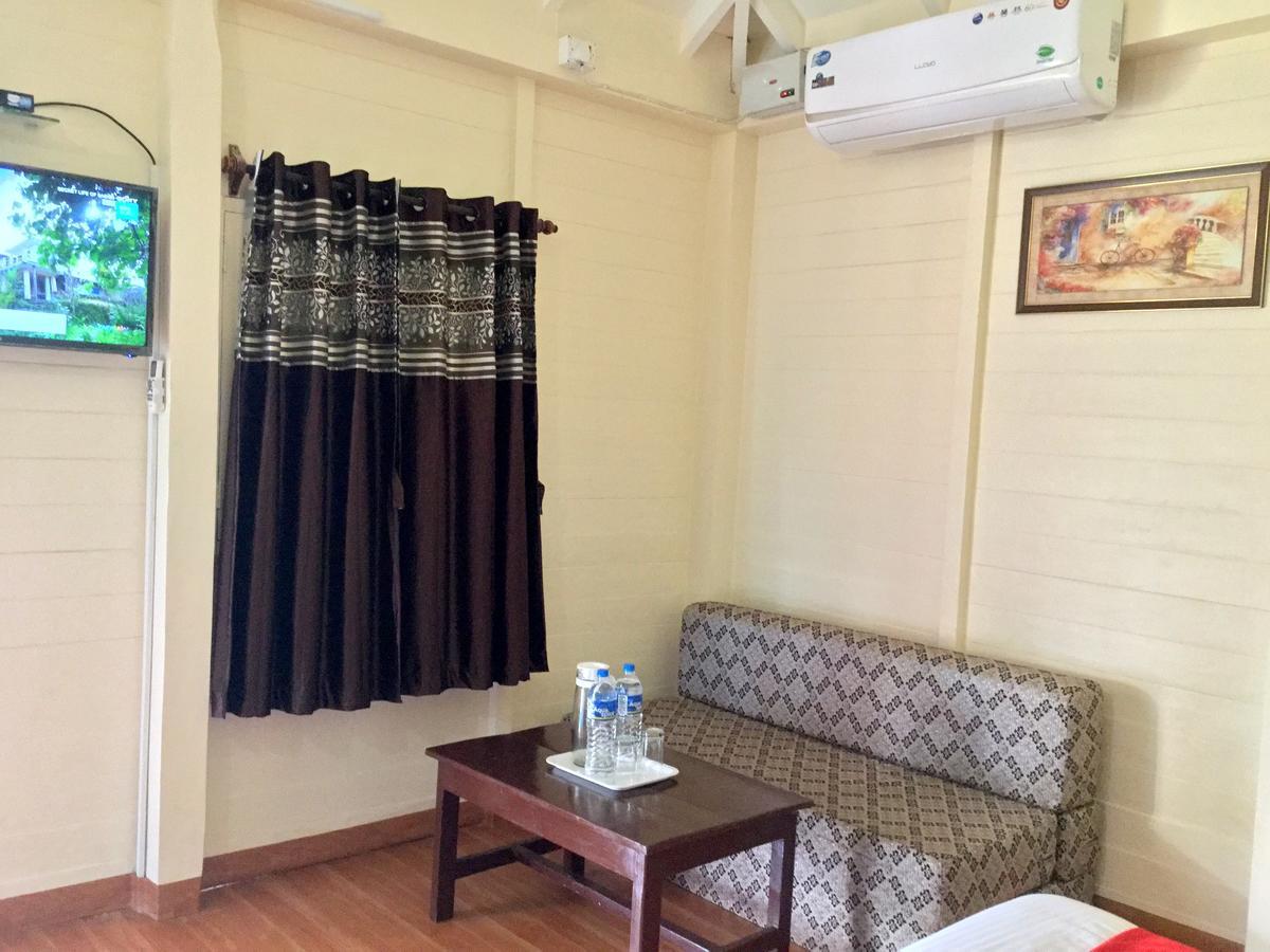 Morjim Queen Beach Resort Exterior photo